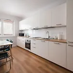 Sady Zoliborskie Generous Apartment